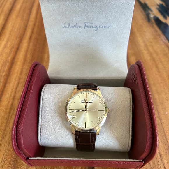 Salvatore Ferragamo Men’s Watch - Picture 3 of 4
